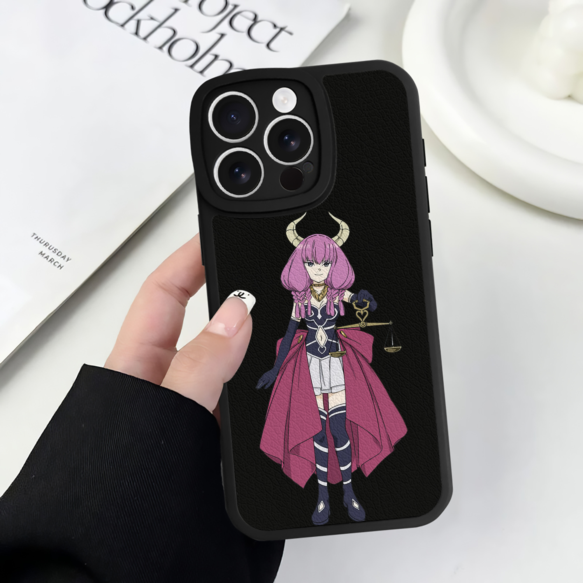 （画像用） 葬送のフリーレン Frieren 【iPhone 16シリーズ対応】シリコンスマホケース（レザー調） 材質：シリコン
